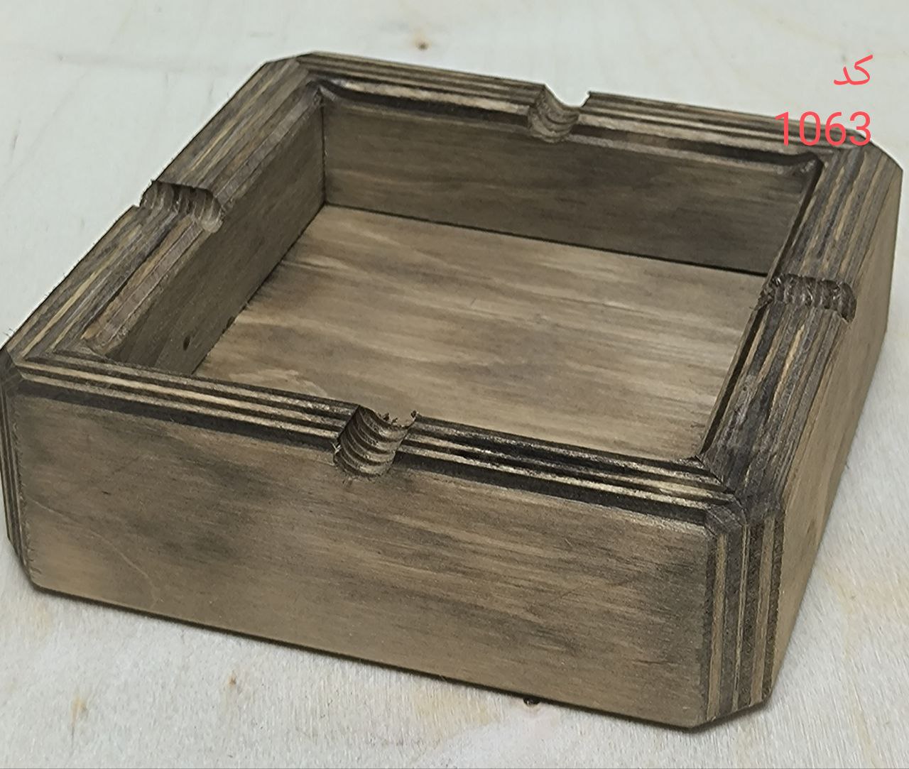 زیر سیگاری مربع